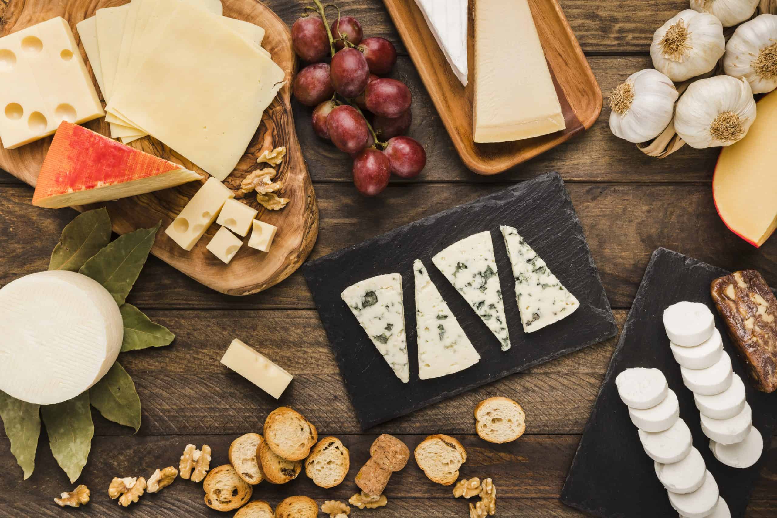 Jubile Events 46 slice various chees with grapes bread slice walnut garlic desk scaled 1